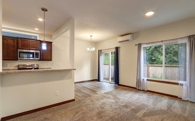 Building Photo - 3 Bedroom + Office Loft Granite Falls Home