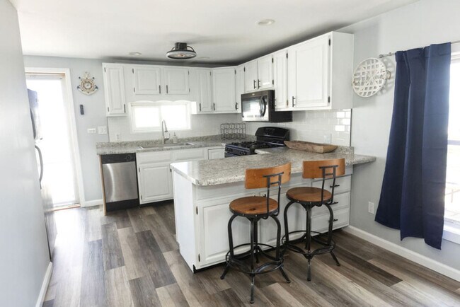 Building Photo - 39259 N Jackson Dr