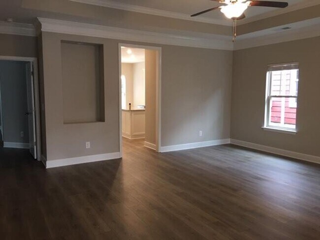 Building Photo - Stunning Maytown One level cottage home with 3 bed/2 bath 2 car rear garage attached.