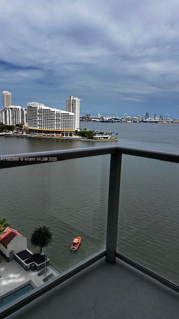 Building Photo - 1155 Brickell Bay Dr