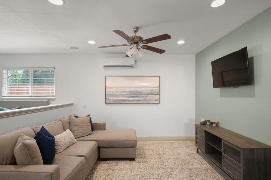 Building Photo - 1337 N Pershing Ave