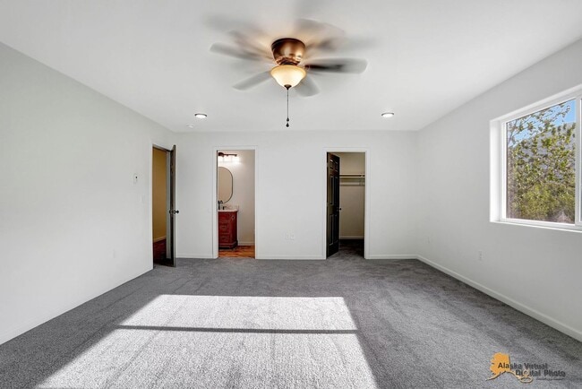 Building Photo - 16320 E Bradford Dr