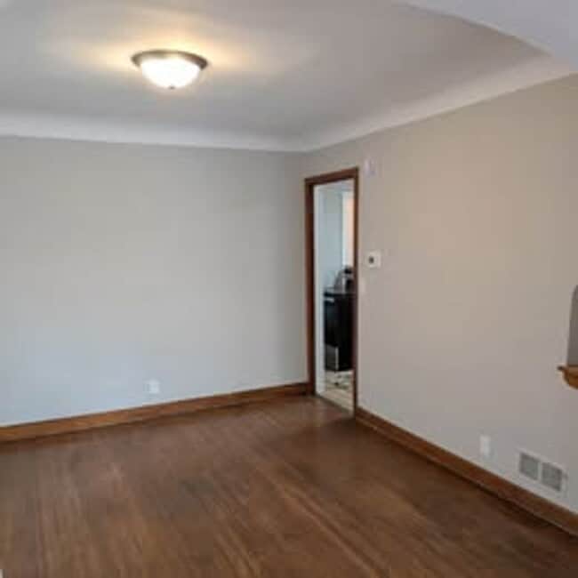 Building Photo - House for Rent