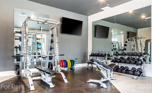 Building Photo - 9921 Holly Center Dr