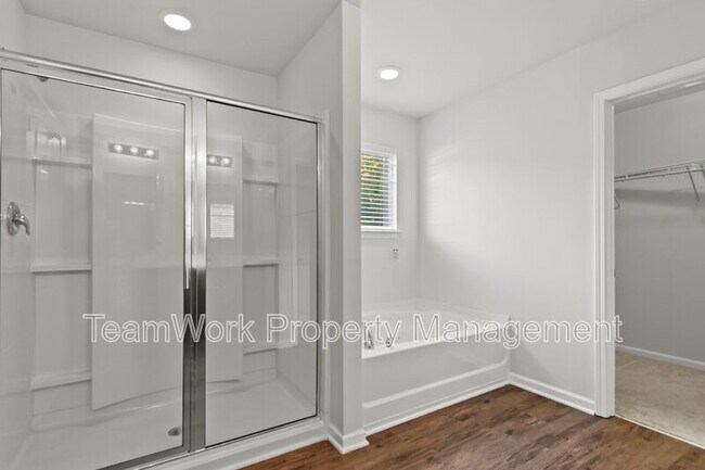Building Photo - 145 Stoney Creek Way