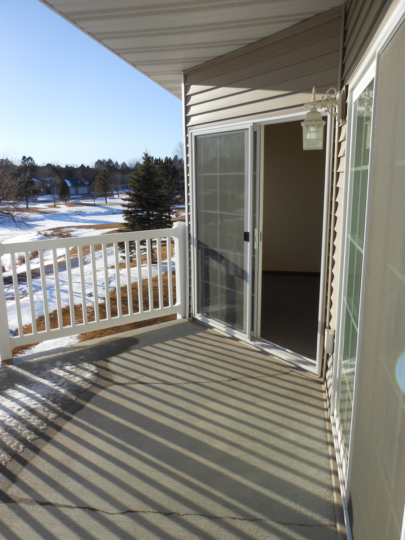 Building Photo - 1323 Main Ave S