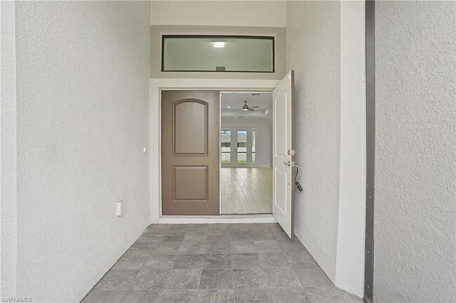 Building Photo - Spacious 4 Bedroom, 3 Bath Single-Family H...