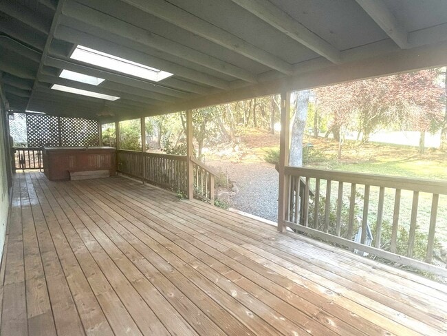 Building Photo - Single story golf course 3/2 home in Lake ...
