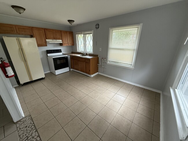 Building Photo - 23 Bermuda Cir