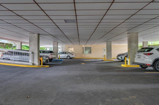 Building Photo - Rochelle