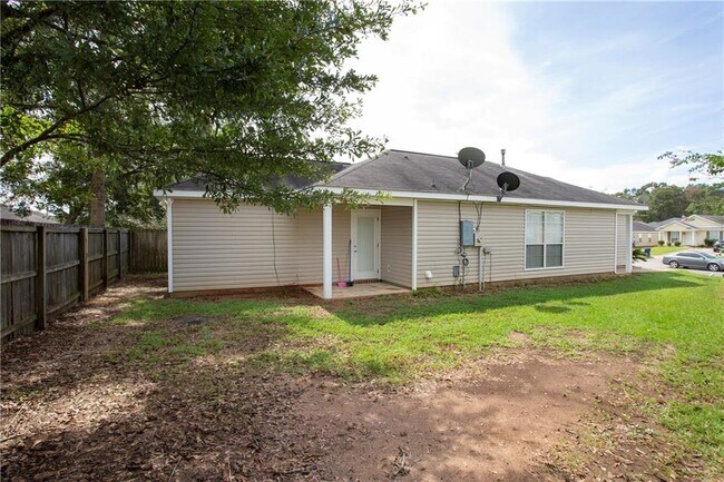 Building Photo - 2159 Seasons Ct