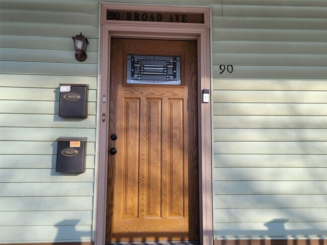 Building Photo - 90 Broad Ave