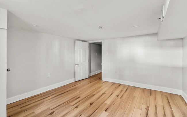 Building Photo - 41X N Collington Ave, Baltimore, MD 21231