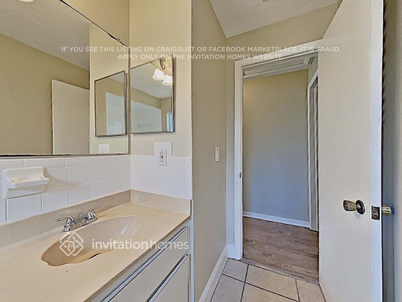 Building Photo - 2991 62nd Ave S