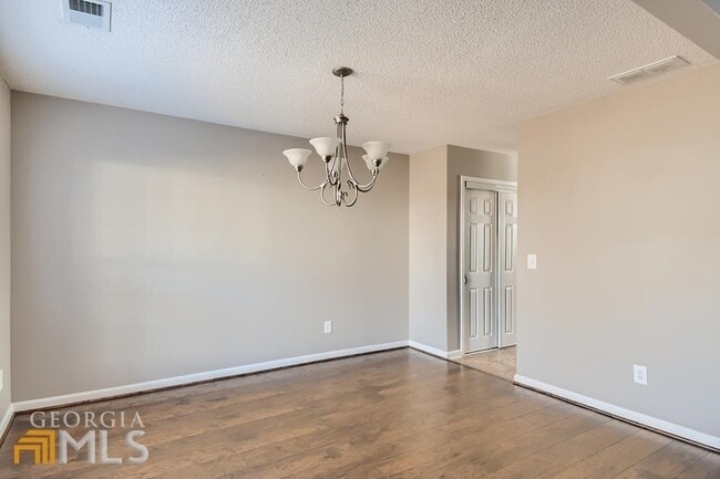 Building Photo - 145 Cotton Dr