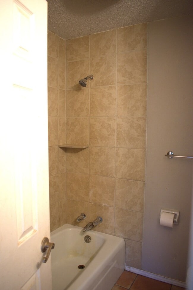 Building Photo - 2722 Verde Ave