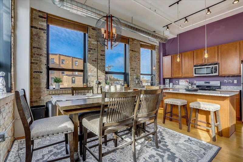 Building Photo - 1701 NE Madison St