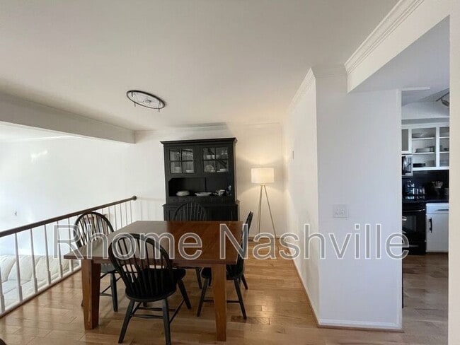 Building Photo - 401 Bowling Ave