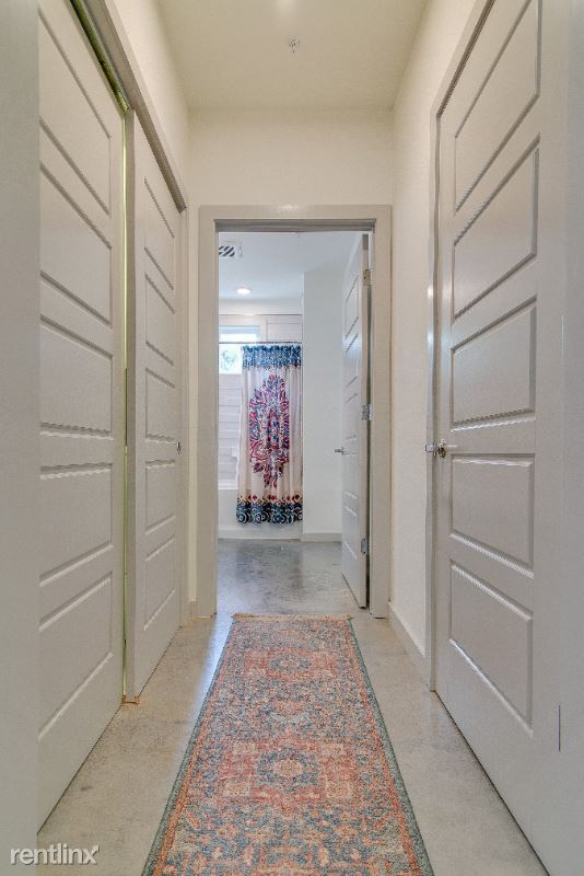 Building Photo - 1 br, 1 bath Condo - 703A Cleo Miller Drive