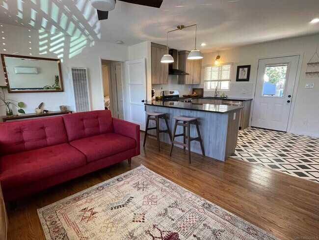 Building Photo - 2231 Susan Pl