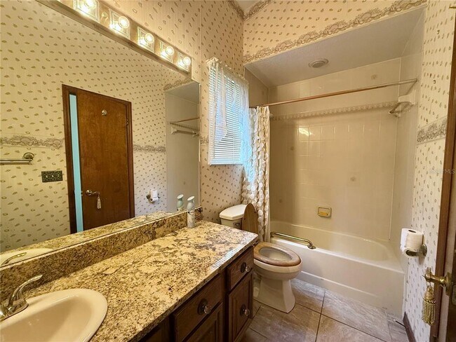 Building Photo - 124 Estates Cir
