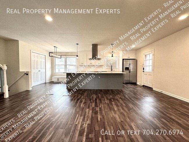 Building Photo - Stunning 4BR/3BA Home in Charlotte!