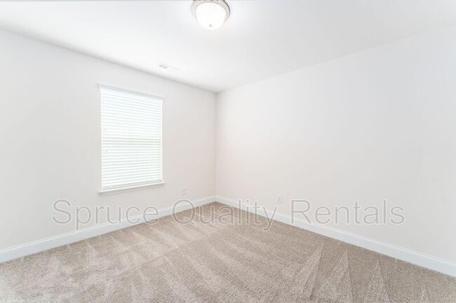 Building Photo - 102 Marquise Ct