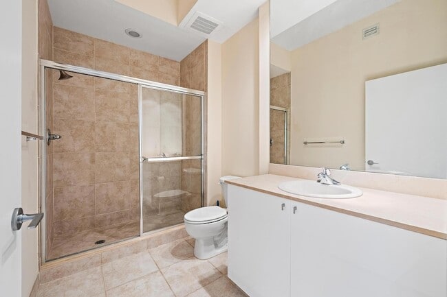 Building Photo - 1551 N Flagler Dr