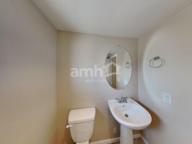 Building Photo - 2190 N 135th Dr