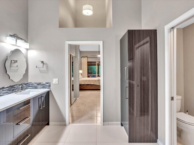 Building Photo - 8253 Horseshoe Bay Rd
