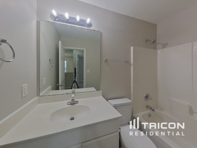 Building Photo - 9701 Pecota Ln