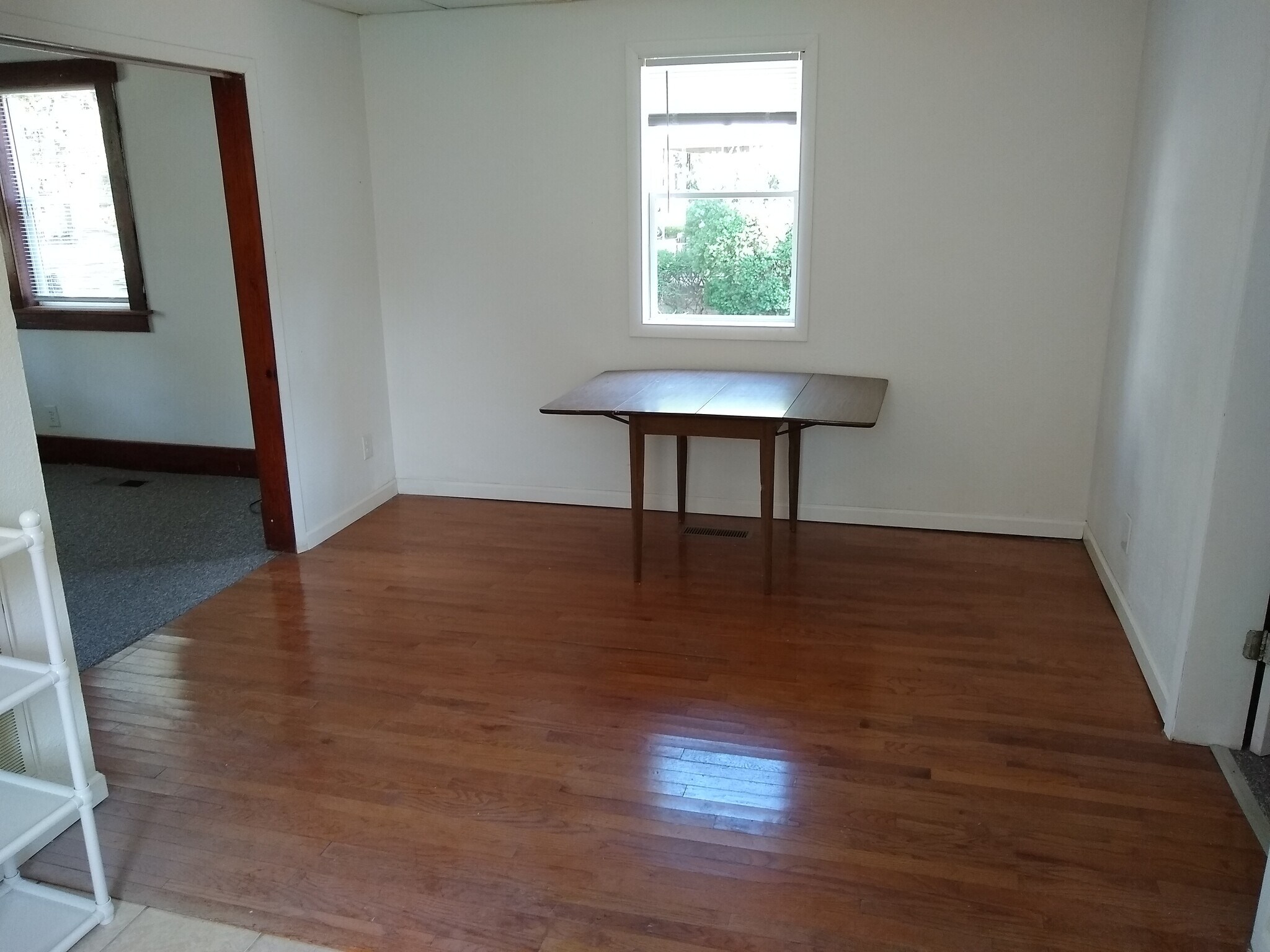 Building Photo - 514 S Elm St