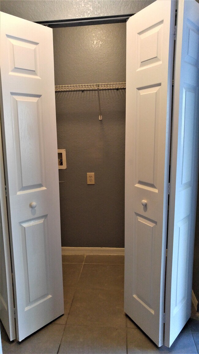 Building Photo - 4285 Summer Landing Dr