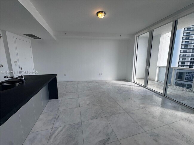 Building Photo - 18201 Collins Ave