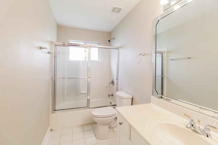 Building Photo - 655 Timber Ives Dr