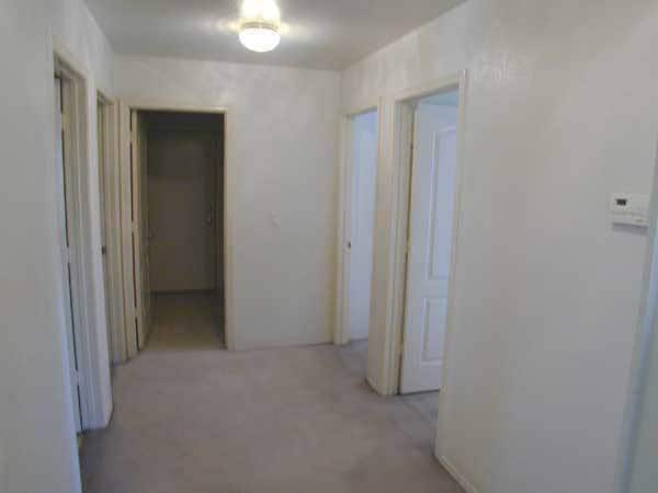 Building Photo - Amazing 4 bed/2 bath home located in conve...