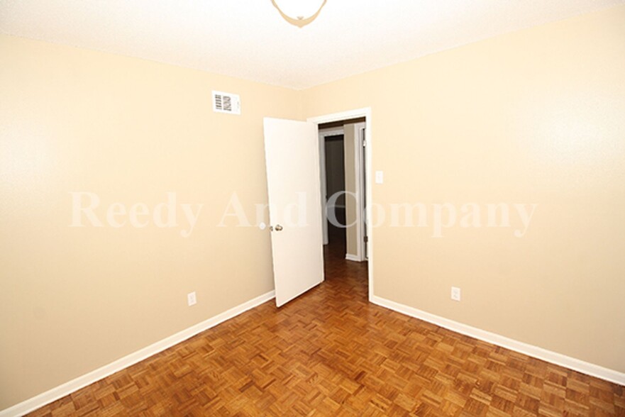 Building Photo - 3792 Kipling Ave