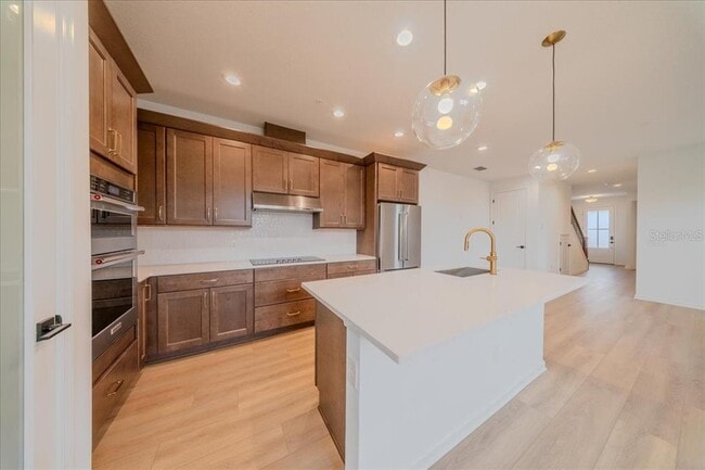 Building Photo - 1895 Pinecliff Dr