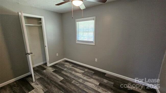 Building Photo - 355 Round Knob Church Rd