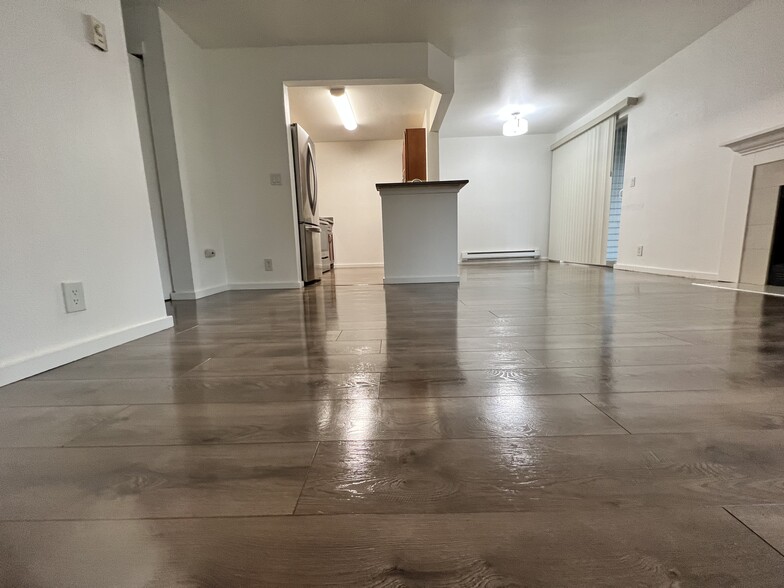 Building Photo - 15415 35th Ave W