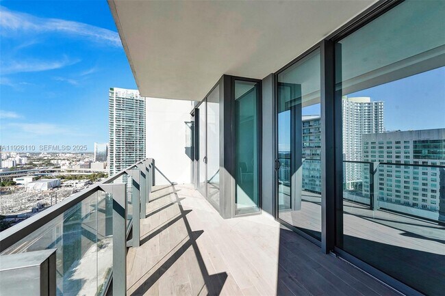 Building Photo - 88 SW 7th St