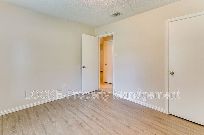 Building Photo - 718 S Perkins St