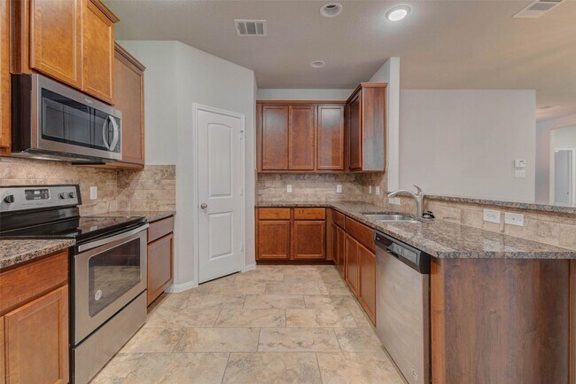Building Photo - 3811 Springcrest Ln
