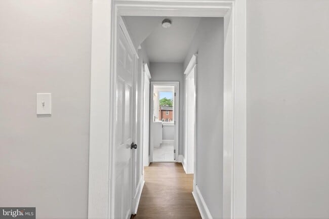 Building Photo - 29 W Elm Ave