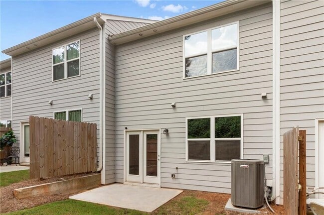 Building Photo - 509 Magnolia Cir