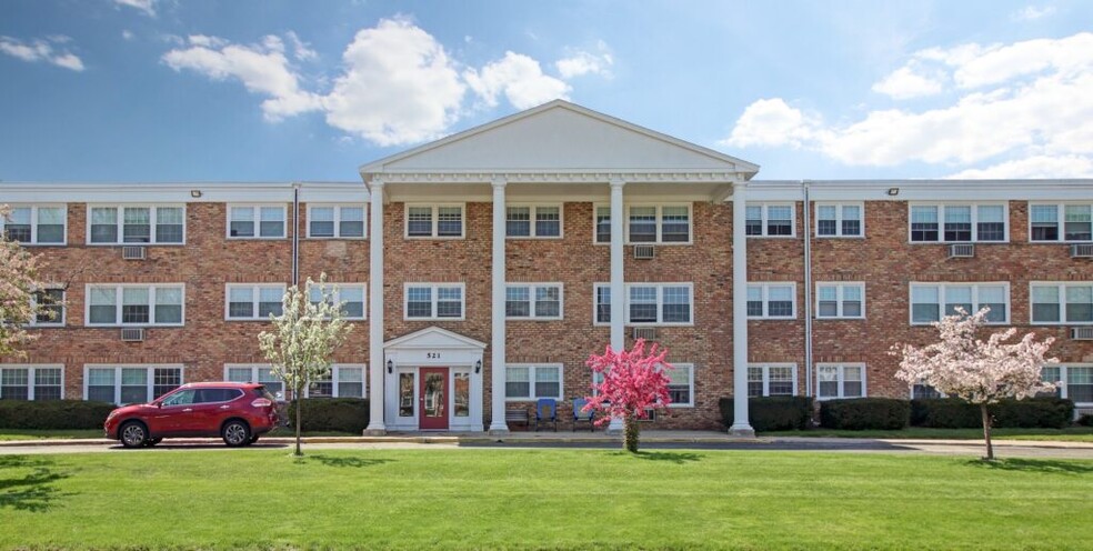 Primary Photo - Cherokee Westlawn Apartments