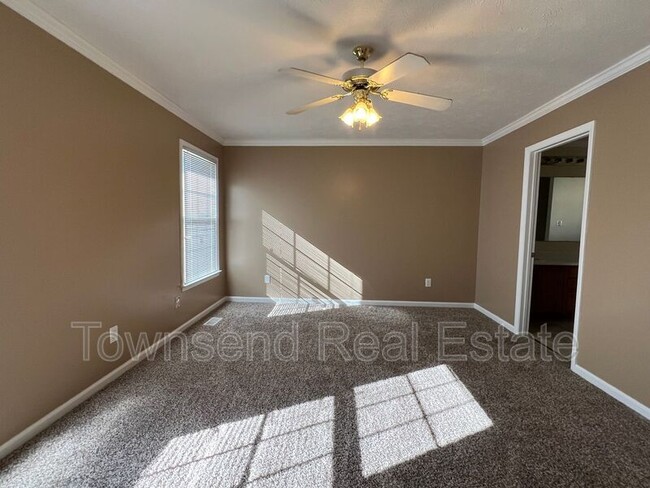 Building Photo - 5838 Bear Creek Cir