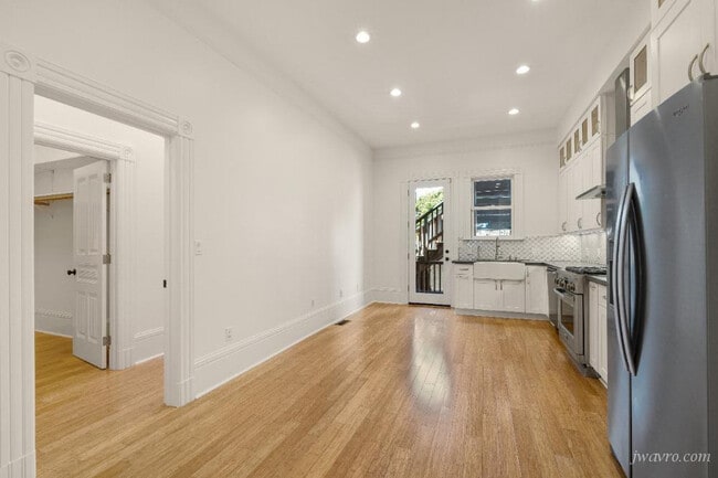 Building Photo - 814 22nd St
