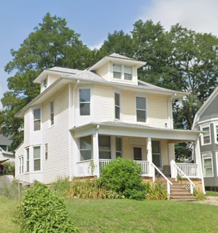Side view - 138 N 31st Ave