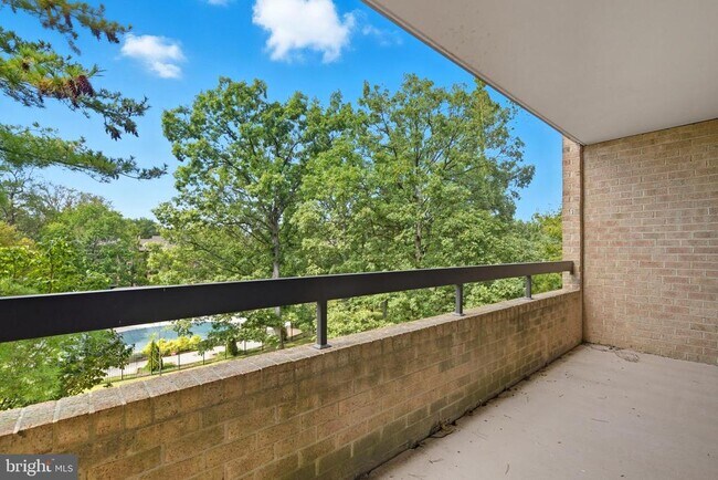 Building Photo - 11430 Strand Dr